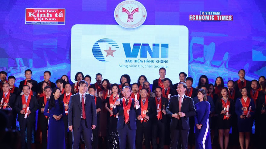 Cùng với 100 doanh nghiệp khác, Bảo hiểm Hàng không được trao danh hiệu "Thương hiệu mạnh Việt Nam 2017" dựa trên các tiêu chí như chất lượng sản phẩm, dịch vụ được người tiêu dùng ưa chuộng.