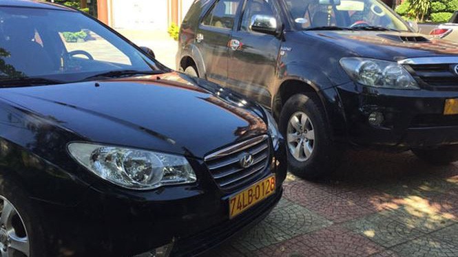 Hiệp hội taxi ba miền đề nghị đối với tất cả phương tiện kinh doanh vận tải quy định nền biển số là màu vàng, chữ và số màu đen.