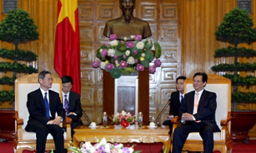 Kiên trì xem xét, giải quyết thỏa đáng vấn đề Biển Đông