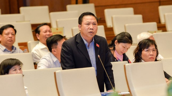 Luật Về hội: Người duy nhất giơ biển tranh luận nói gì?