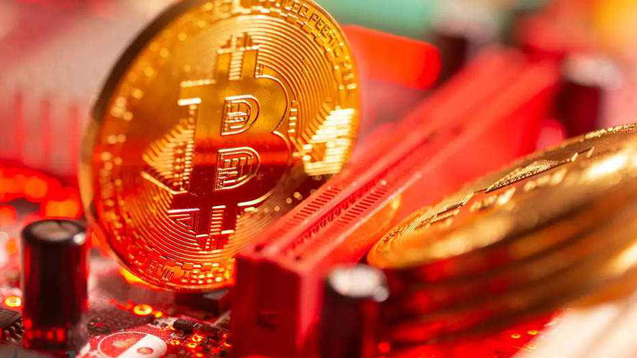 Ngày 29/1, giá Bitcoin tăng vọt lên trên 35.000 USD sau động thái của tỷ phú Elon Musk - Ảnh: India Times