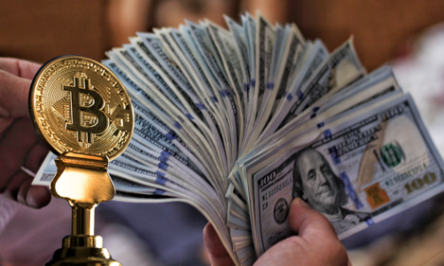 Giới giàu đua nhau đầu tư Bitcoin vì sợ 