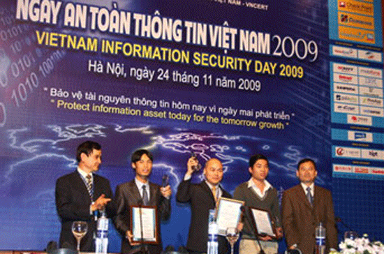 Lễ trao giải “Sản phẩm phòng chống mã độc hại được người dùng ưa chuộng nhất trong năm”.