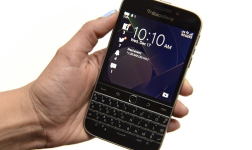 BlackBerry có thể ngừng sản xuất smartphone năm 2016?