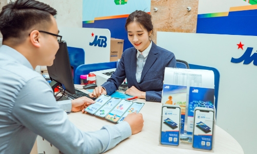 MB nhận Bằng khen của Bộ Tài chính