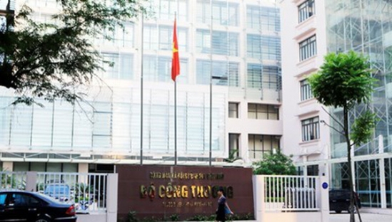 Bộ Công Thương xác nhận có cán bộ đi lễ chùa trong giờ làm việc.