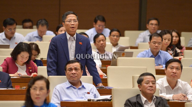 Bộ trưởng Bộ Công Thương Trần Tuấn Anh trả lời chất vấn tại Quốc hội.