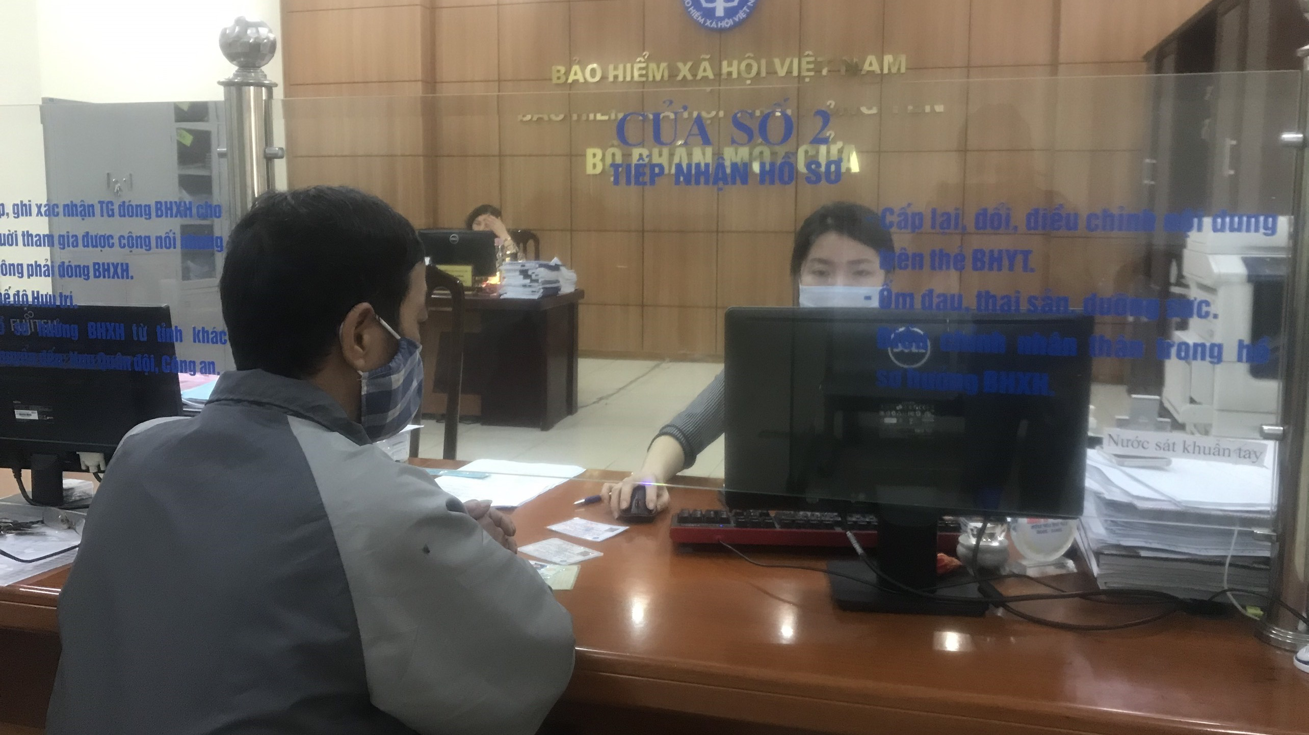 Bộ phận một cửa của BHXH Hưng Yên. Ảnh - BHXH Việt Nam. 