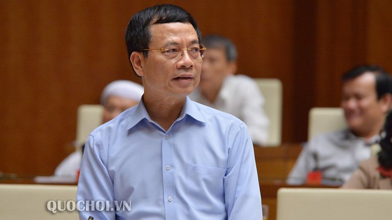 Bộ trưởng Bộ Thông tin và truyền thông Nguyễn Mạnh Hùng tham gia trả lời chất vấn