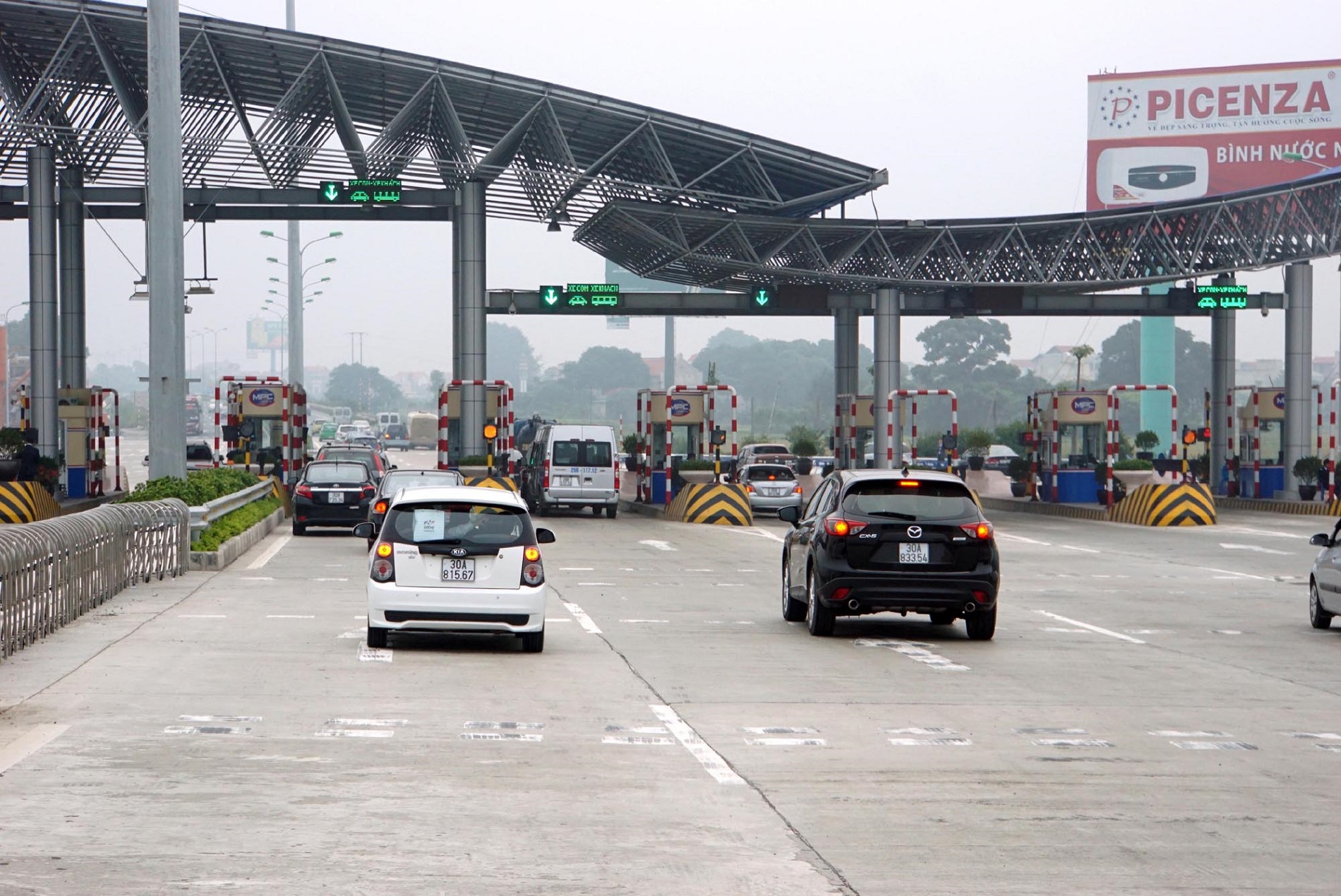 <font face="Arial, Verdana"><span style="font-size: 13.3333px;">Một trạm BOT trên quốc lộ 1A.<br></span></font>