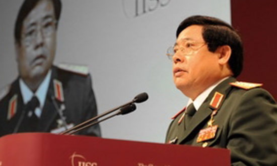 Bộ trưởng Quốc phòng Việt Nam phát biểu tại Đối thoại Shangri-la 10)- Ảnh AFP/TTXVN.