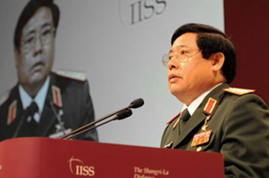 Bộ trưởng Quốc phòng Việt Nam phát biểu tại Đối thoại Shangri-la 10)- Ảnh AFP/TTXVN.