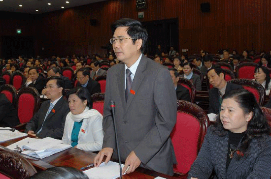 Chất vấn bộ trưởng: Bốn người đăng đàn, chín người “chia lửa”