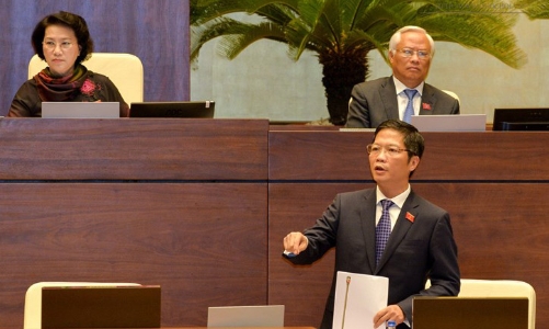 Chưa có trả lời cho chất vấn làm sôi động nghị trường