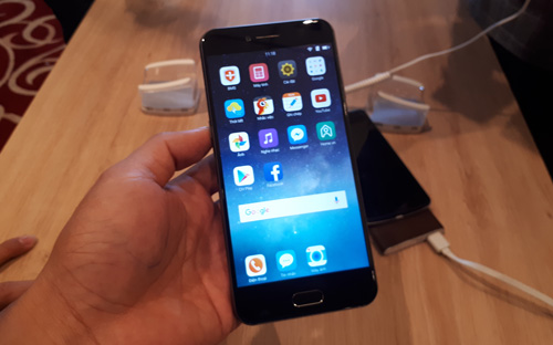 Smartphone Bphone 2017, sản phẩm vừa được Bkav ra mắt sáng nay, 8/8.
