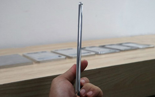 Hình ảnh rò rỉ được cho là bộ khung của Bphone 2017.