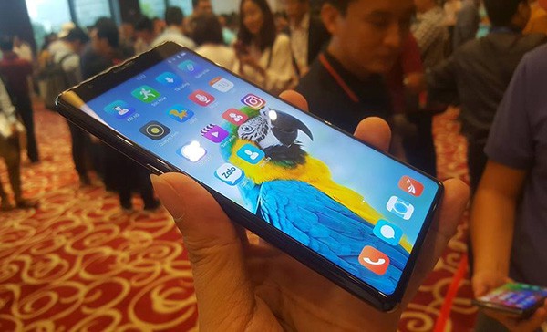  Ra mắt Bphone 3, Chủ tịch Bkav tin những tràng vỗ tay là rất thật - Ảnh 1.