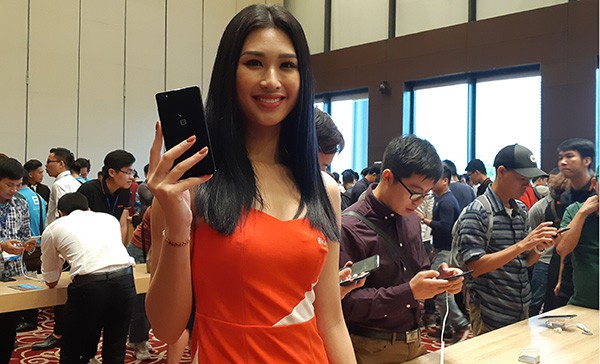  Ra mắt Bphone 3, Chủ tịch Bkav tin những tràng vỗ tay là rất thật - Ảnh 2.