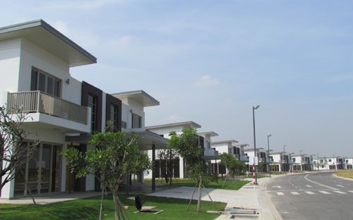 Việc cho phép Việt kiều, người nước ngoài mua nhà hiện mới chỉ dừng ở mức thí điểm mua một căn hộ chung cư.<br>