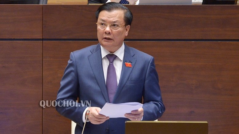 Bộ trưởng Bộ Tài chính Đinh Tiến Dũng giải trình và ngân sách, nợ công.