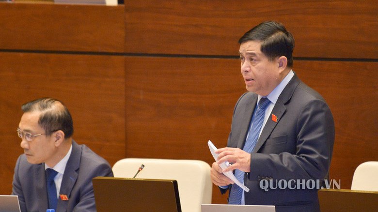 Bộ trưởng Bộ Kế hoạch và đầu tư Nguyễn Chí Dũng giải trình một số  vấn đề đại biểu quan tâm 