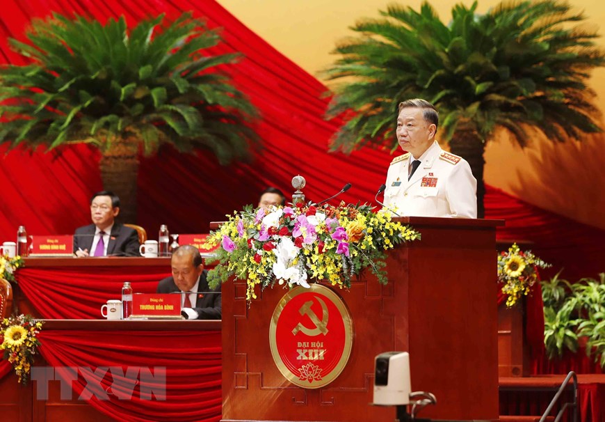 Đồng chí Tô Lâm, Ủy viên Bộ Chính trị, Bí thư Đảng ủy Công an Trung ương, Bộ trưởng Bộ Công an tham luận về vấn đề 