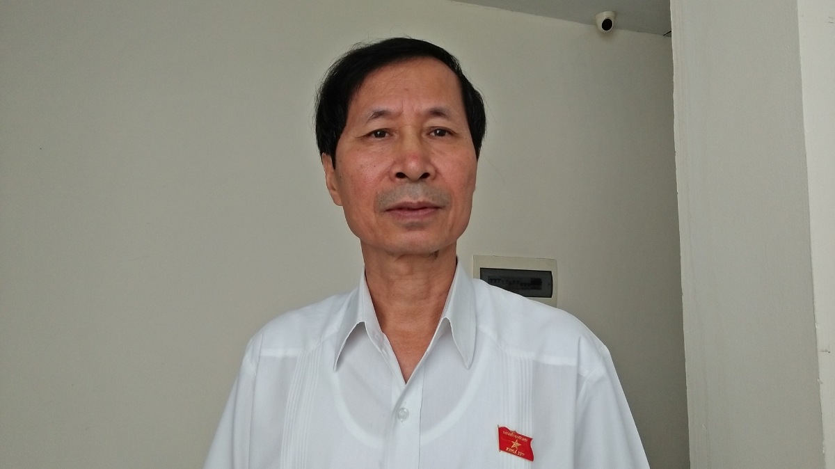 Phó đoàn Đại biểu Quốc hội tỉnh Ninh Bình Bùi Văn Phương đề xuất không nên tăng giờ làm thên. Ảnh - Dương Nhật.