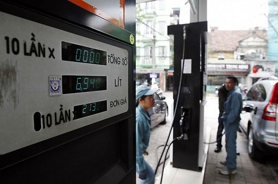 Theo Chủ tịch Hội đồng Quản trị Petrolimex Bùi Ngọc Bảo, nói tổng công ty này “lỗ cũng được, lãi cũng được” - Ảnh: Reuters.