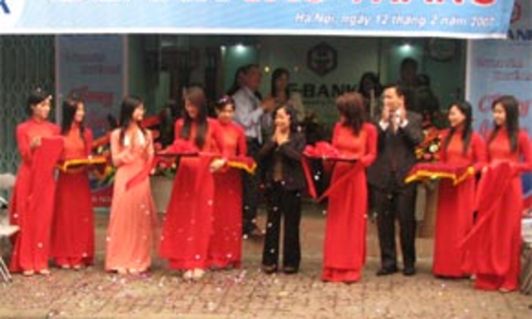 Một phòng giao dịch của GP Bank mới khai trương tại Hà Nội.