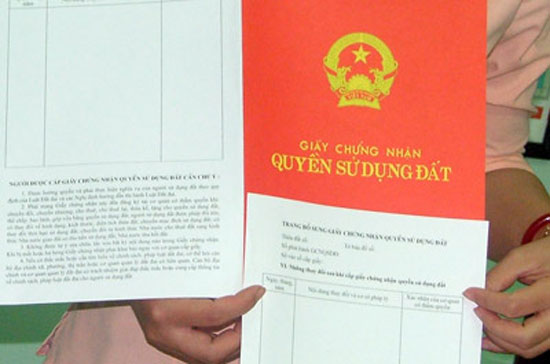Các chuyên gia của Bộ Tư pháp cho rằng quy định của Luật Đất đai 2003 đã làm hạn chế khả năng tiếp cận tín dụng của người sử dụng đất.