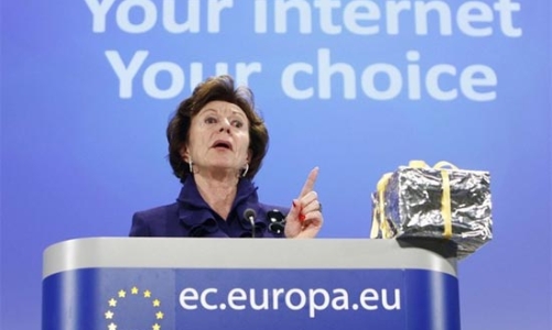 Microsoft “đầu hàng” EU