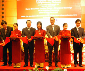 Chương trình tiếp cận thị trường chứng khoán Singapore đã được khởi động trong tháng 4/2007.