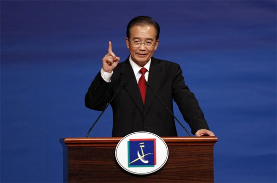 Theo người đứng đầu Chính phủ Trung Quốc, nếu Bắc Kinh đẩy nhanh việc tăng giá đồng Nhân dân tệ theo sự thúc giục từ bên ngoài, nước này có thể phải đối mặt với tình trạng bất ổn xã hội - Ảnh: Reuters.