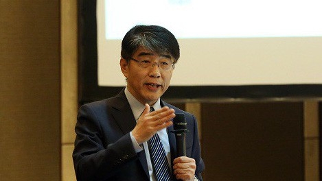 TS.Chang Hee Lee, Giám đốc Văn phòng ILO tại Việt Nam cho rằng, dựa trên bằng cấp càng làm cho hệ thống lương phức tạp hơn. 