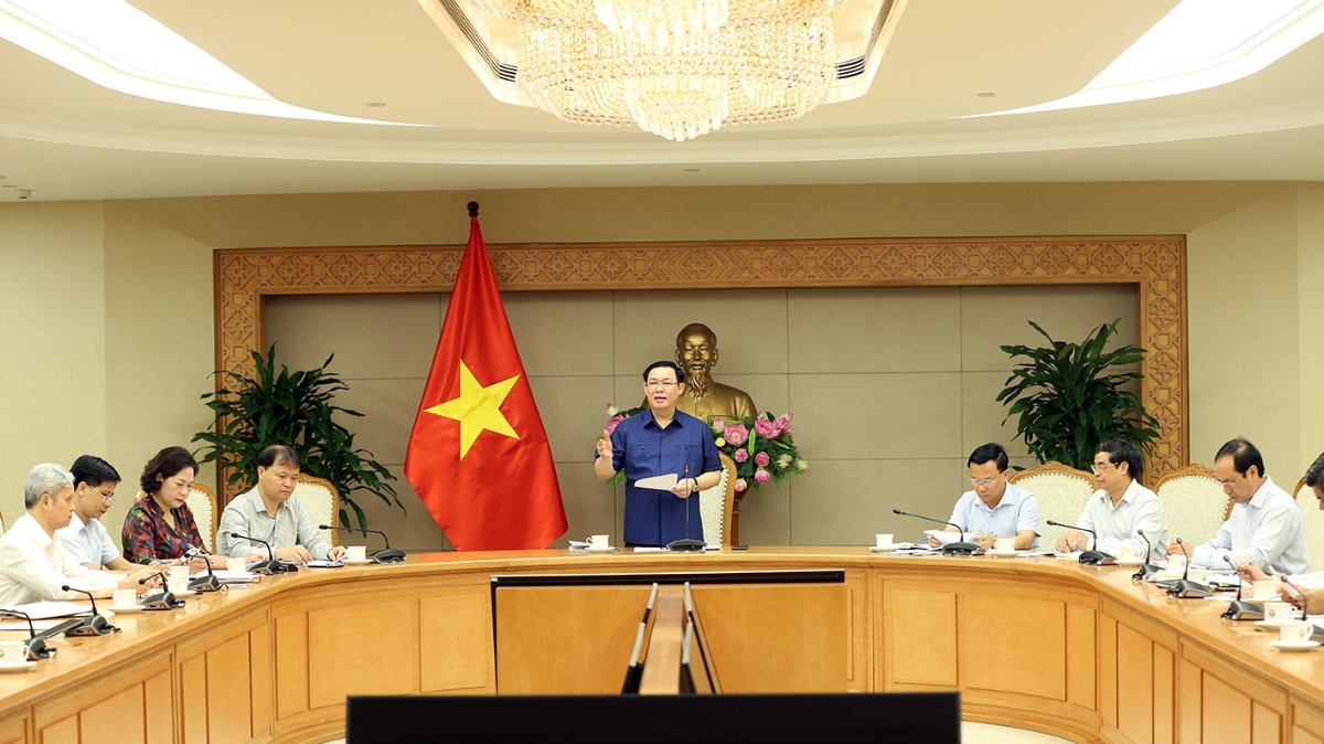 Phó thủ tướng đồng tình với dự báo của nhóm giúp việc về kịch bản lạm phát cả năm ở mức từ 3,17-3,41%.