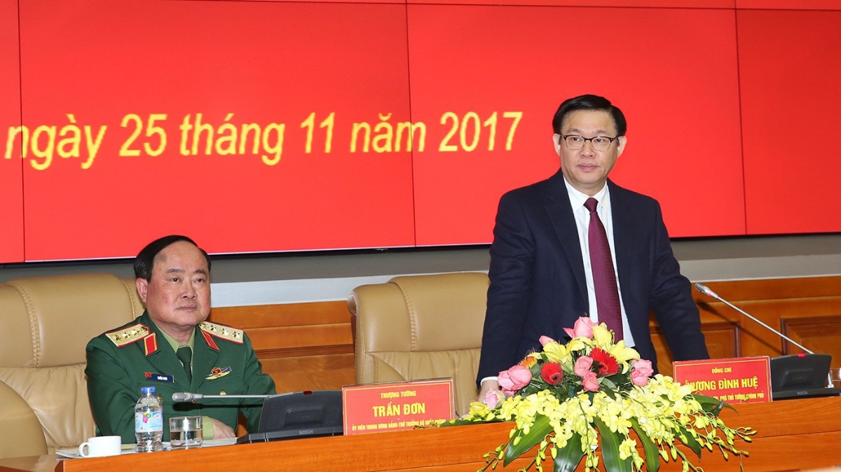 Phó thủ tướng Vương Đình Huệ làm việc với Bộ Quốc phòng ngày 25/11.