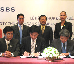 Lễ ký kết giữa SBS với DST International.