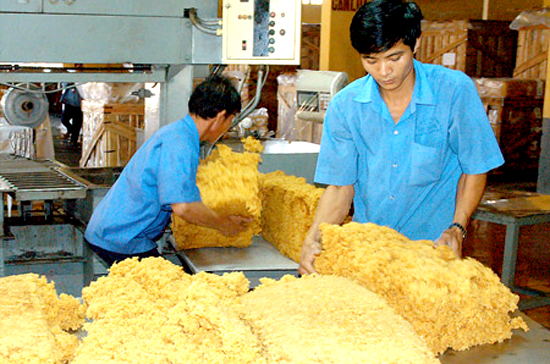 Giá cao su xuất khẩu bình quân 4 tháng đã tăng tới 94,5% so với cùng kỳ năm ngoái, đạt 2.693 USD/tấn.
