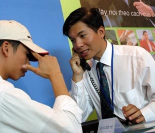 Các doanh nghiệp thông tin di động không được thực hiện các chương trình khuyến mại nếu không có biện pháp chắc chắn đảm bảo chất lượng dịch vụ trong thời gian trước và trong Tết Nguyên đán - Ảnh: Việt Tuấn.