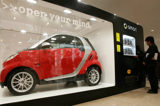 Hãng xe SmartCar thậm chí đã lắp đặt máy bán ôtô ở Trung Quốc.