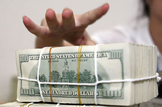 Trong ngày 5/5, một số ngân hàng thương mại đã bắt đầu tăng giá bán USD.