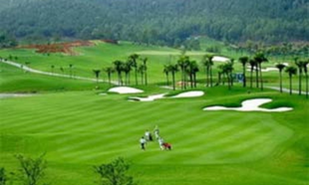 Quang cảnh sân golf Đồng Mô, Hà Nội.