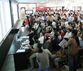 Thị trường đã chuyển từ trạng thái phấn khích được cho là quá mức trong những tháng đầu năm 2007 sang trạng thái trầm lắng kéo dài đến gần cả nửa cuối năm vừa qua.