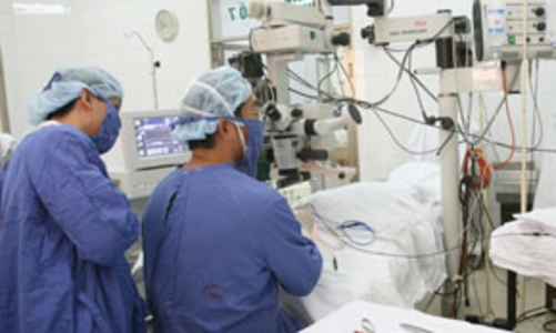 Lương có nên đưa vào viện phí?