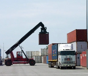 Công ty Cổ phần Container Việt Nam (VSC-HOSE) thông báo, đến hết tháng 11/2008, doanh thu của toàn công ty đạt 280 tỷ đồng, lợi nhuận trước thuế đạt 96 tỷ đồng - vượt 7,6 % về doanh thu và 18 % lợi nhuận so với kế hoạch năm 2008 - Ảnh minh họa.