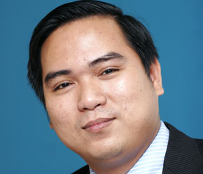 "Hiện nay, ABBank còn phát triển thêm sản phẩm YOUhouse Plus mới ưu việt cho cộng đồng là cho vay trả góp mua nhà, đất có bảo hiểm nhân thọ".