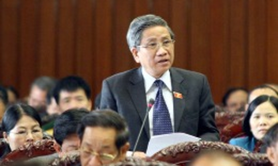 Đại biểu Nguyễn Minh Thuyết là một trong những người kiên trì nhất trong việc đòi hỏi phải làm rõ trách nhiệm liên quan đến Vinashin từ kỳ họp trước.