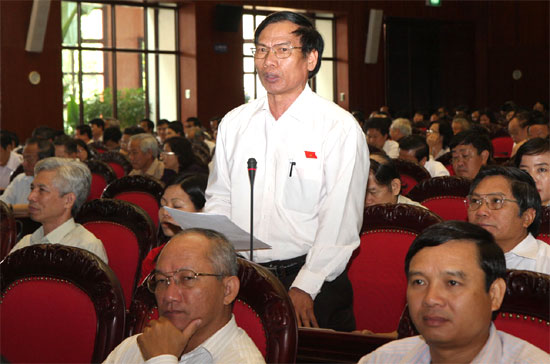 Đại biểu Trần Tiến Cảnh: "Tôi thấy những nơi có chỉ số IQ cao thì họ có đường sắt cao tốc, Việt Nam ta cũng có chỉ số IQ cao" - Ảnh: TTXVN.