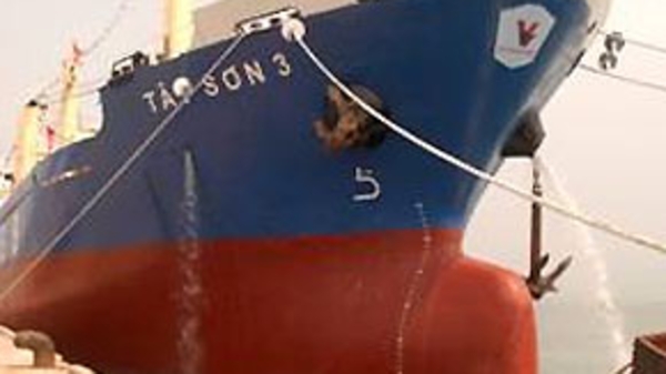 Doanh nghiệp lớn “lấn sân” nhau