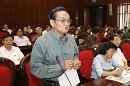 Quốc hội còn băn khoăn về việc sửa hai luật thuế.